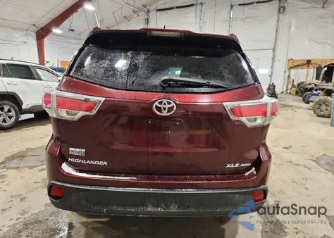 2016 Toyota Highlander Xle z USA, uszkodzony, nr VIN 5TDJKRFH4GS276446